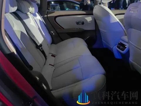 打破中大型轿车价格体系，长安启源A06售1099万起-3