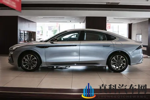 2025 款林肯 Z 深度体验：美式豪华 + 11 米巨屏，家用代步真的香？-3