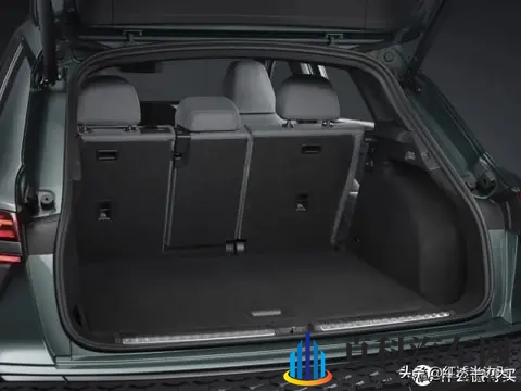 全新奥迪Q3来了,配20T,内外大变样,这才是“颜值巅峰”!-3