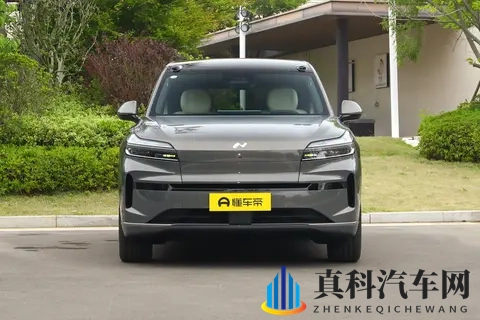 买大五座还是大三排?多孩家庭看这款纯电SUV,一步到位-2
