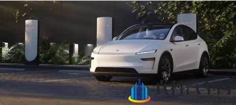 784度电实现821公里续航里程：Model Y长续后驱版正式发布！-1