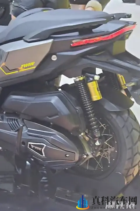 歪歪漫画首页进入观看网页进入观看：新能源汽车崛起，汽车科技引领未来潮流-2