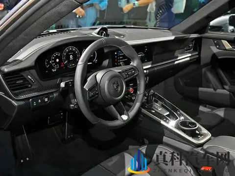 25秒破百！新款保时捷911 Turbo S在2025进博会国内首发-2