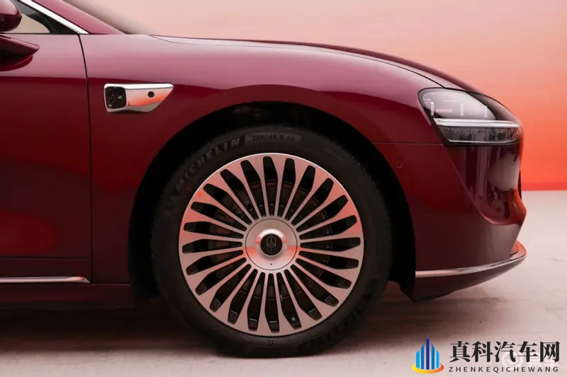 新款享界S9:以智能驾驭未来,重塑豪华出行新标杆-1