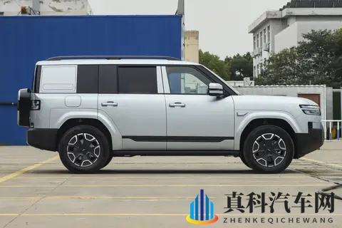 买得钛对了!这款SUV实用性太强了,全家出行都不用操心-3