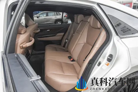 中国白袜体育生露j自慰男男网站:智能驾驶技术革新,未来出行更安全便捷-2