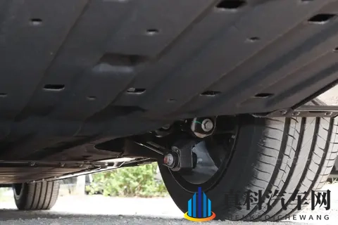 家庭选电车不纠结，10 万级零跑 B01 实用又靠谱！-1