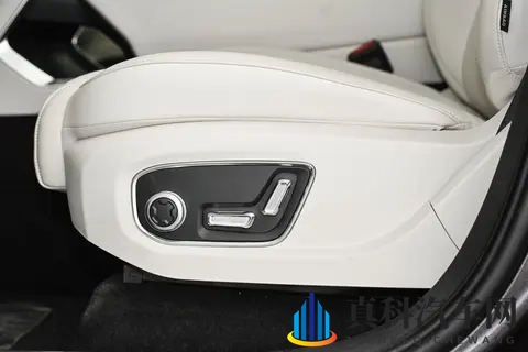 领克09限时优惠近3万，四驱+大六座，适合家用？-3