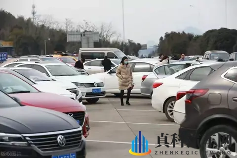 高速服务区停车休息要小心,自备这些应急工具,预防被坑!-2