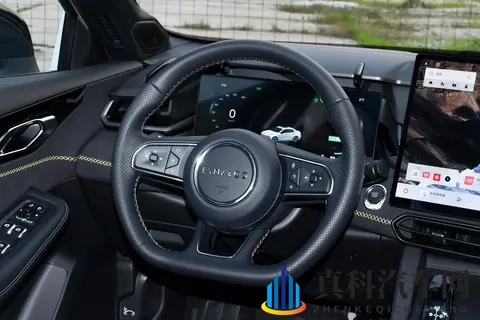 第三代领克03:紧凑型燃油轿车市场的实力新选择-3