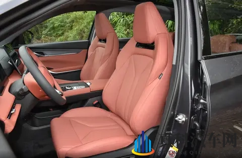 26款长安CS75 PLUS上市,百公里油耗696L,配146英寸中控屏-3