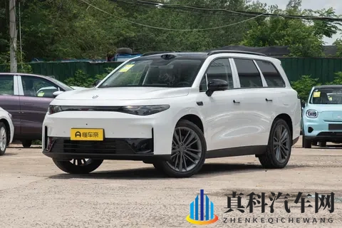 被低估的中大型SUV,配8295芯片+800V快充,零跑C16家用合适吗?-2