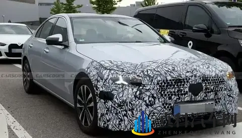 全新奔驰C级确认上20T,小改款先“补能”,改款2026年同步首发-1