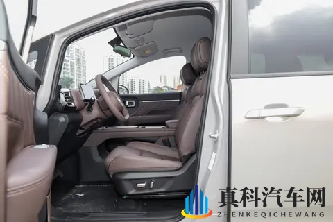 欧美日韩一卡二卡：汽车“黑科技”揭秘：一卡二卡如何改变驾驶体验？-3