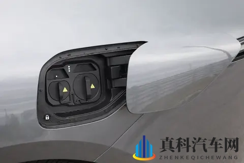 阿维塔 12 2026 款 Ultra 增程版，让驾驶舒适感常伴左右-2