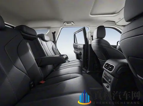 又一国产硬派SUV，最小离地间隙224mm，升级智驾座舱，2498万起-2