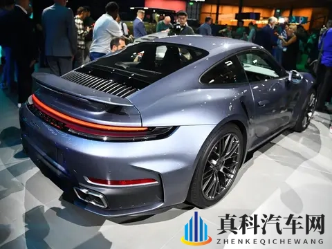 25秒破百！新款保时捷911 Turbo S在2025进博会国内首发-3