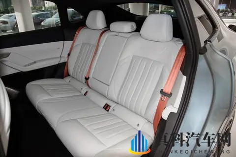 比亚迪汉加推版245km纯电续航+10C闪充，价格如何-1