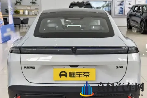 实拍深蓝L06，内外兼修的实力派，带你领略不一样的魅力-1