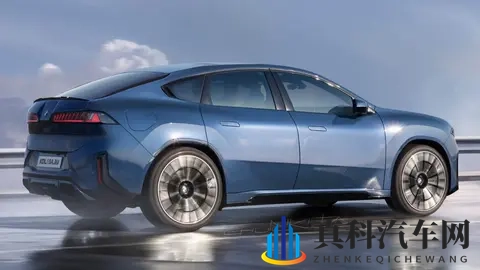 宝马iX4纯电轿跑SUV曝光：运动造型，2027年上市-1