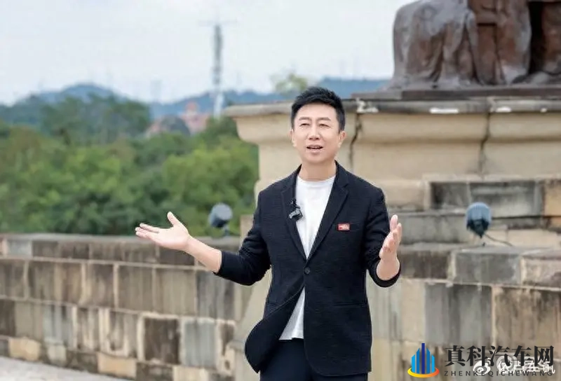 华为赋能 燃油车智能破局 东风日产天籁鸿蒙座舱全球首发-1