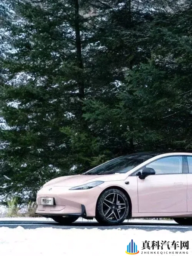 昊铂 GT Lite 用行动诠释电车也能炫酷漂移-1