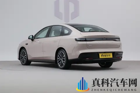 续航不虚标，配置丰富，零跑B01到底怎么样？-3