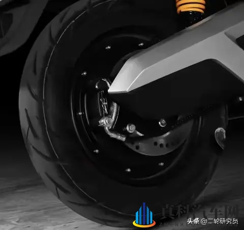 130km续航vs52km时速，绿驹曜影和普通踏板车谁更香？-1