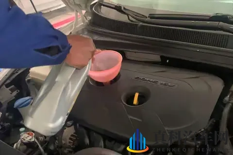 1年只行驶2000公里，可以2年换一次机油吗？修理工告诉你答案！-3