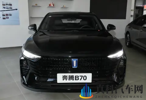 试驾2026款奔腾B70：戈型大灯+掀背尾门，这匹家用黑马实力几何？-3