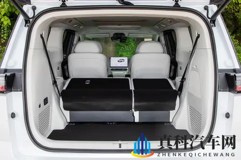 26款岚图梦想家：省心的MPV该这样选，多场景全能才叫真香-2