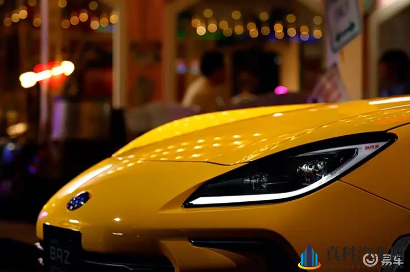 斯巴鲁BRZ黄色特别版预告图发布：搭STI套件_手动挡-1