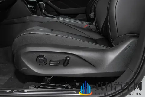 2025款大众CC选购指南:动力与配置如何选更值-1