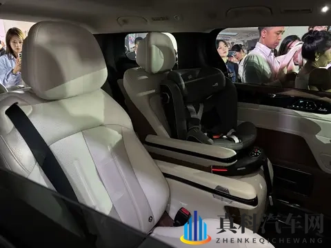 油耗49L，2026款比亚迪夏降价增配，向丰田赛那出狠招？-1