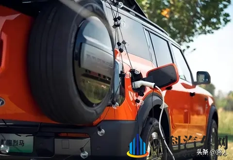 智趣烈马标配66kW顶流外放电能力 提供户外全场景解决方案-2