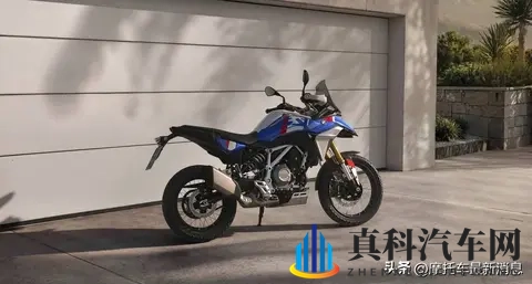 被黑人下面猛烈进出：黑人猛烈撞击，激情四溢瞬间-2