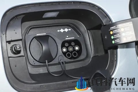 方程豹钛7：适合家用的中大型SUV，方方面面都能打？-2