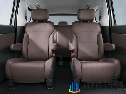 7万起的MPV真能全家满意?五菱星光730实测!侧滑门+2910mm轴距-1