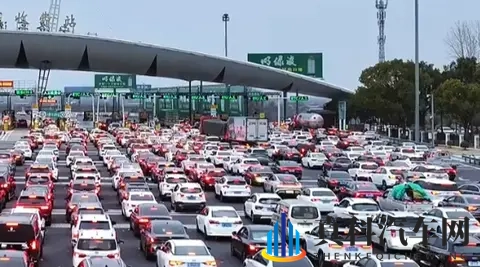 爽 躁多水 快 深点自慰:新能源汽车驱动未来,智能驾驶体验升级-2