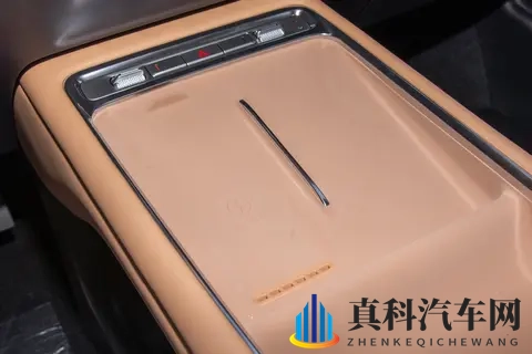 电滑门+三种动力加持，五菱星光730能否成为家庭出行新答案？-1