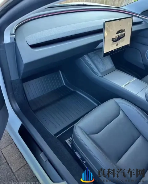 马斯克说 Cybercab 2026 年二季度量产，还不带方向盘踏板-3