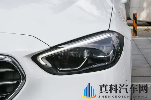 奔驰 C 级 2025 款实测：豪华感拉满，但这些短板得认清-3