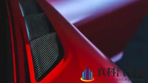 有人将法拉利V12超跑打造成赛车-3