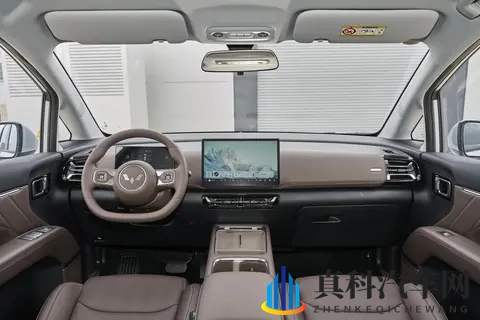 10万级家用MPV!2910mm轴距+电滑门,真7座空间,768万起-2