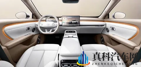 1秒1公里_后排带按摩！试完长安启源A06，我发现了「反向虚标」-3