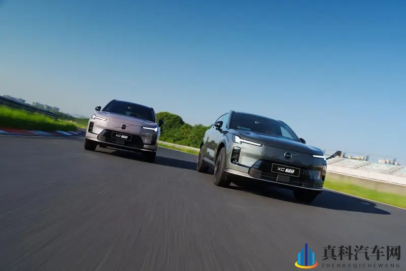 沃尔沃全新XC70豪华超混第一车,30万级SUV市场新宠-1