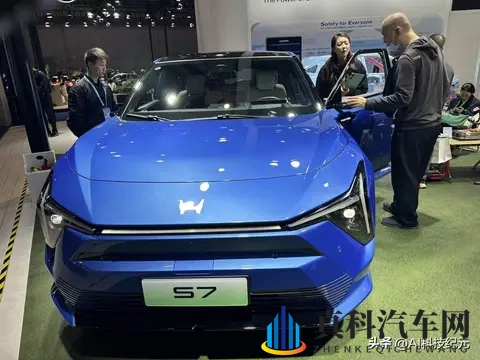 特斯拉和全球汽车大厂在进博会上与中国电动汽车展开角逐-3