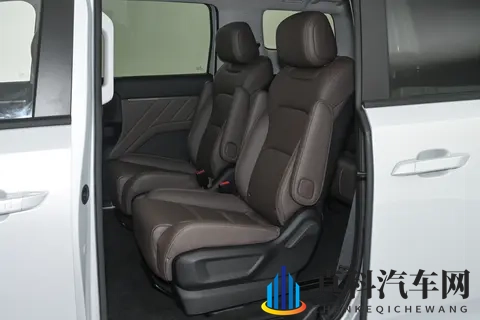 10万级MPV新标杆！星光730空间大、动力强，家用真香！-3