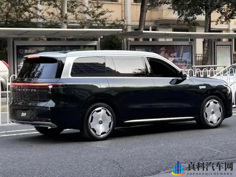 零跑D19亮相,不到20万的大六座旗舰SUV,又来掀桌子-1