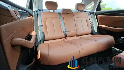 juliaann熟妇大战黑鬼：激情熟妇挑战勇猛外籍汉-3